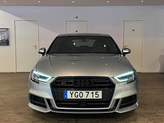 Audi S3 4 of 5