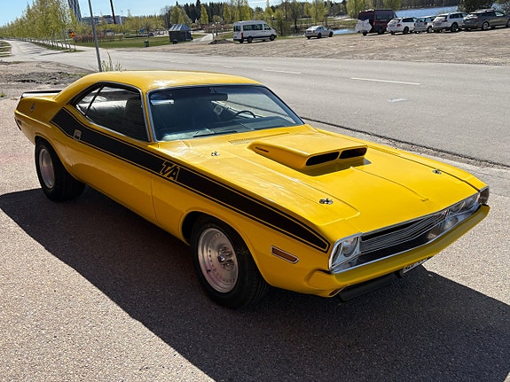 Dodge Challenger 5 of 5