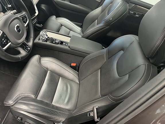 Volvo XC90 4 of 5