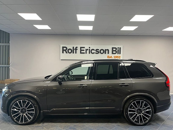 Volvo XC90 2 of 5