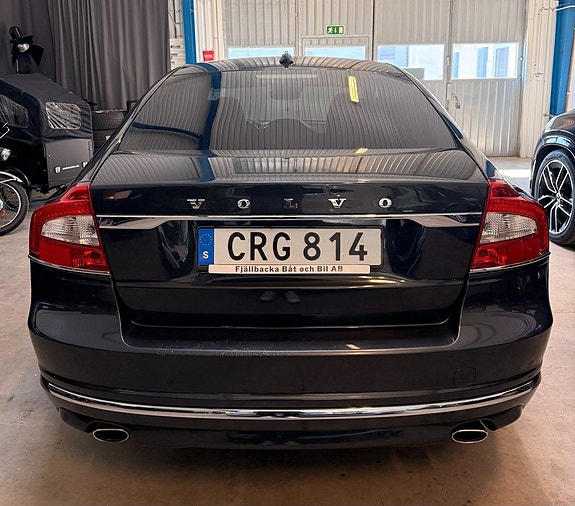Volvo S80 3 of 5
