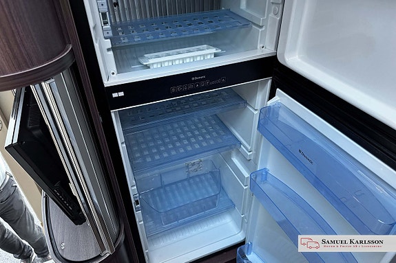 Bürstner Argos 747 ALDE/6-bältad /7 Bäddar / Ugn/ BRA UTRUSTAD 22 of 30
