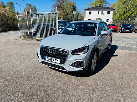 Audi Q2 2 of 5