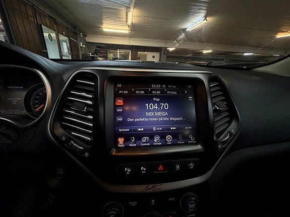Jeep Cherokee 15 of 17