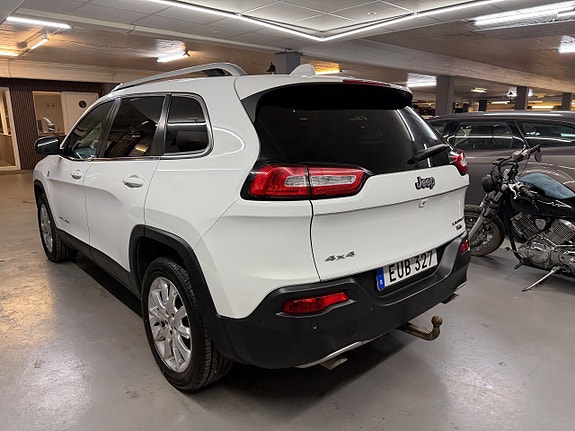 Jeep Cherokee 5 of 5