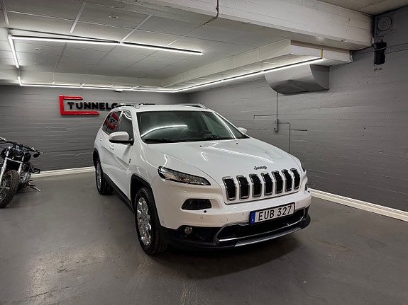 Jeep Cherokee 2 of 5