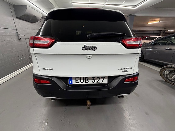 Jeep Cherokee 7 of 17
