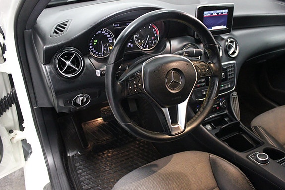 Mercedes-Benz A180 22 of 23
