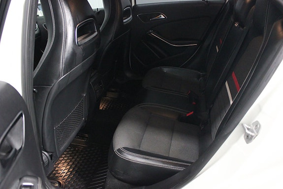 Mercedes-Benz A180 10 of 23