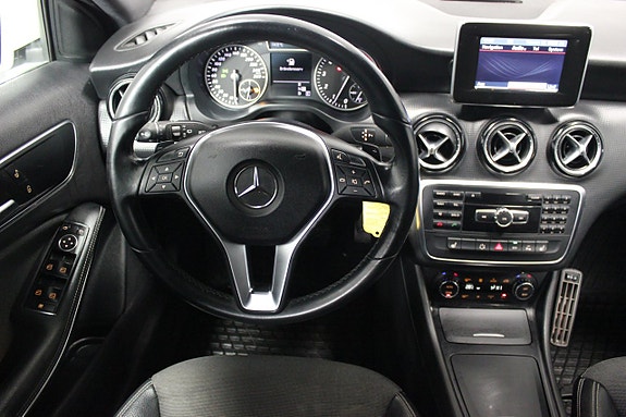 Mercedes-Benz A180 13 of 23