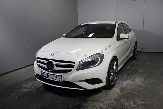 Mercedes-Benz A180 2 of 5