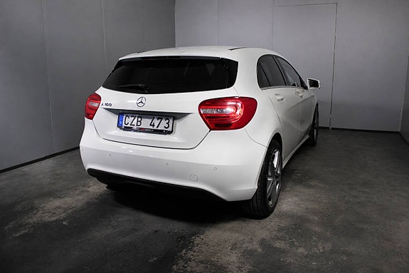 Mercedes-Benz A180 4 of 5