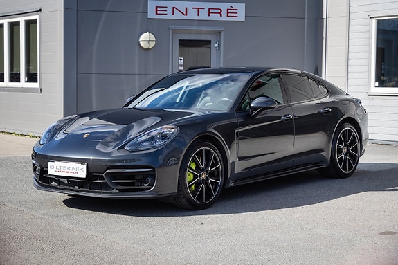 Porsche Panamera 4 2 of 5