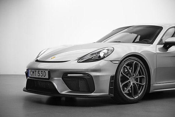 Porsche 718 Cayman GT4 Clubsport 12 of 19