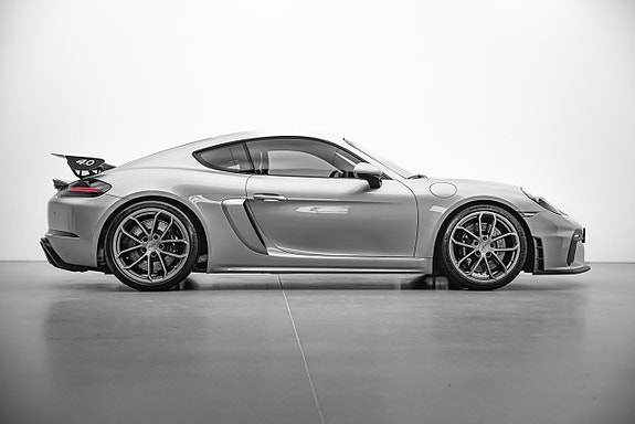 Porsche 718 Cayman GT4 Clubsport 3 of 5