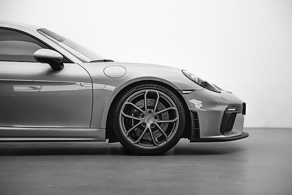 Porsche 718 Cayman GT4 Clubsport 18 of 19