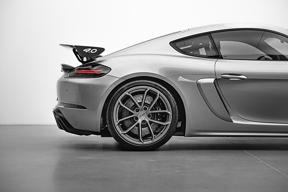 Porsche 718 Cayman GT4 Clubsport 17 of 19