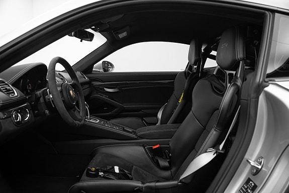 Porsche 718 Cayman GT4 Clubsport 13 of 19