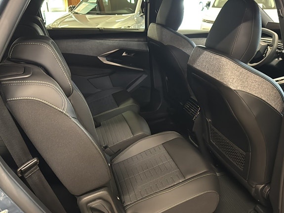Peugeot 5008 17 of 22
