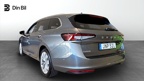 Skoda Superb 3 of 5