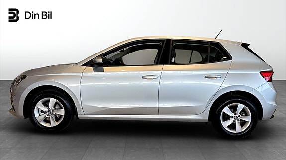 Skoda Fabia 2 of 5