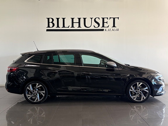 Renault Megane IV 2 of 5