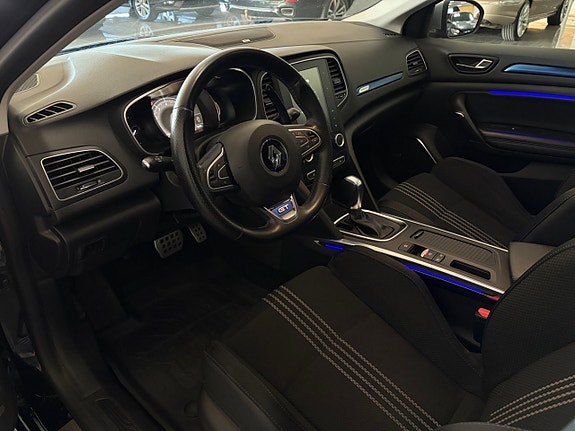 Renault Megane IV 4 of 5