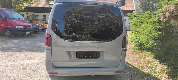 Mercedes-Benz V300 d 4 of 5