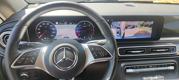 Mercedes-Benz V300 10 of 17