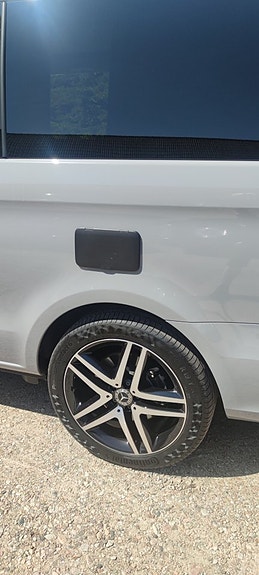 Mercedes-Benz V300 6 of 17