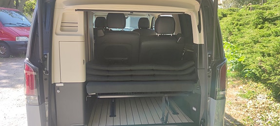 Mercedes-Benz V300 14 of 17
