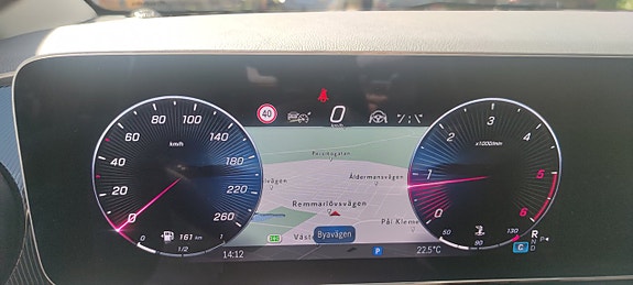 Mercedes-Benz V300 8 of 17