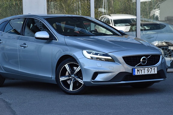 Volvo V40 3 of 5
