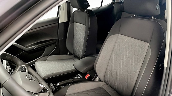 Volkswagen T-Cross 8 of 13