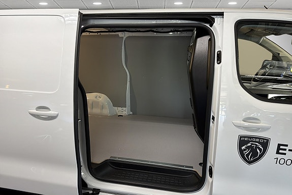 Peugeot e-Expert 14 of 19