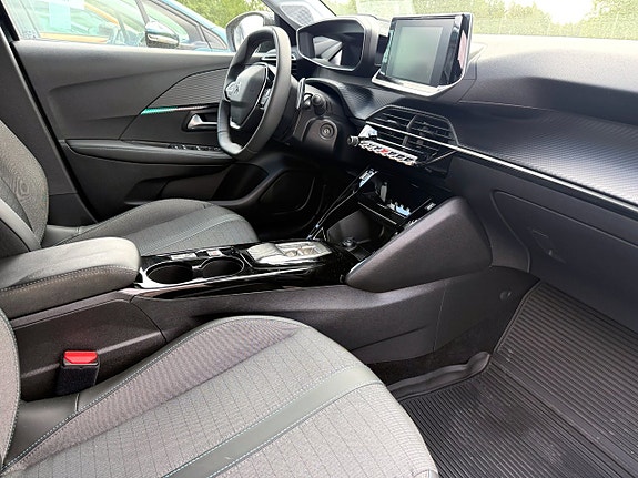 Peugeot 208 9 of 14