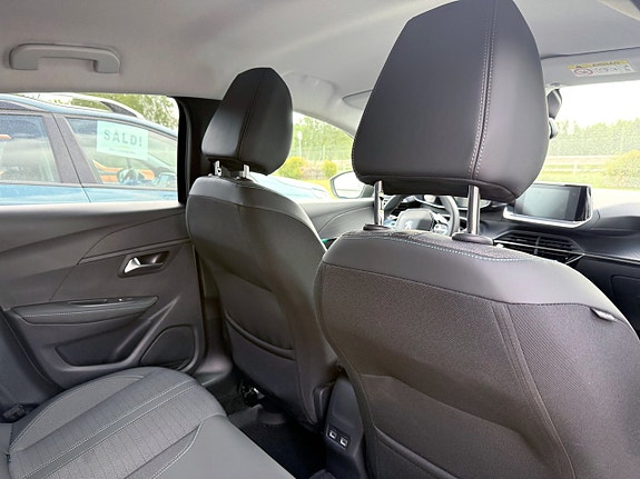 Peugeot 208 10 of 14