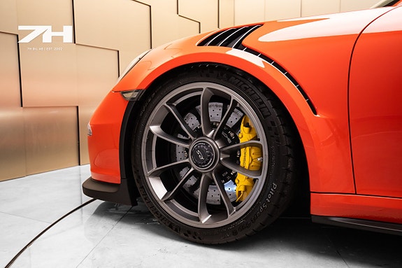 Porsche 911 GT3 RS 21 of 27