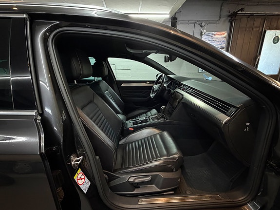 Volkswagen Passat Alltrack 24 of 29