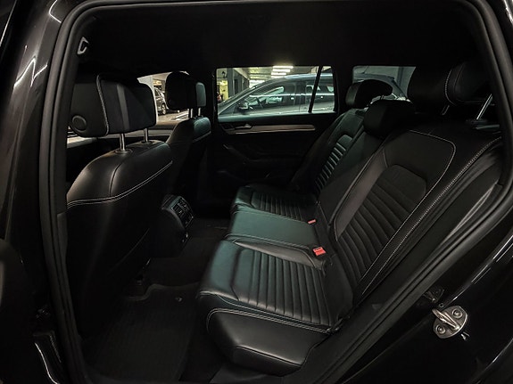 Volkswagen Passat Alltrack 12 of 29