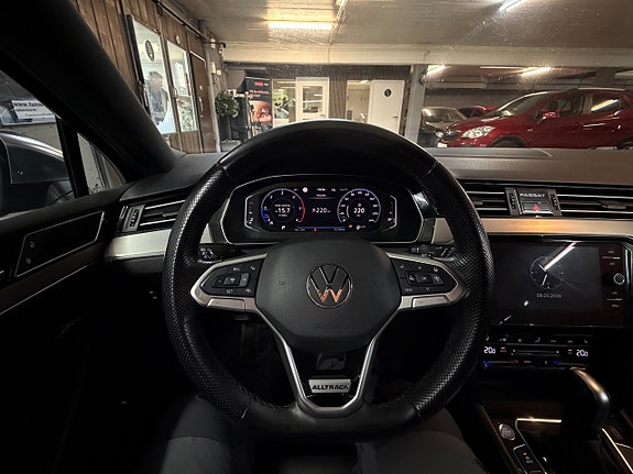 Volkswagen Passat Alltrack 21 of 29