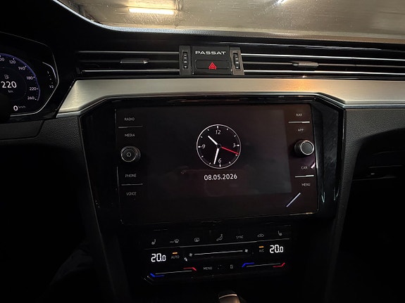 Volkswagen Passat Alltrack 18 of 29