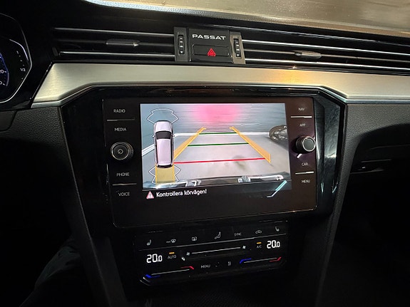 Volkswagen Passat Alltrack 19 of 29