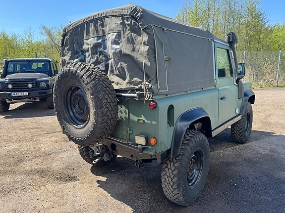Land Rover Defender 90 3 of 5