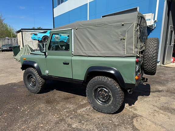 Land Rover Defender 90 4 of 5