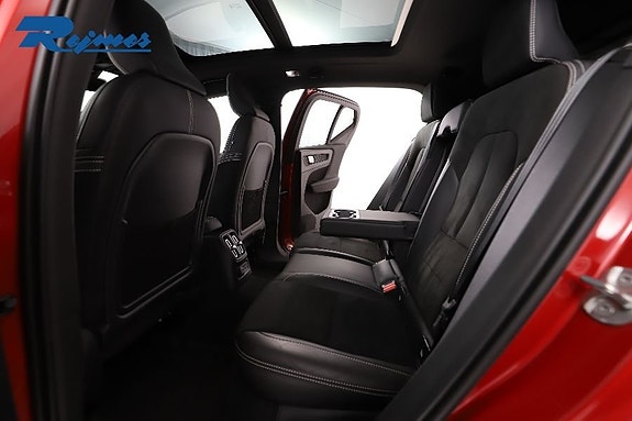 Volvo XC40 7 of 30