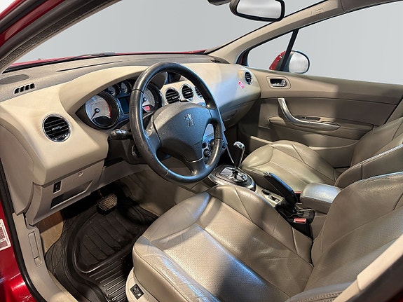 Peugeot 308 7 of 15