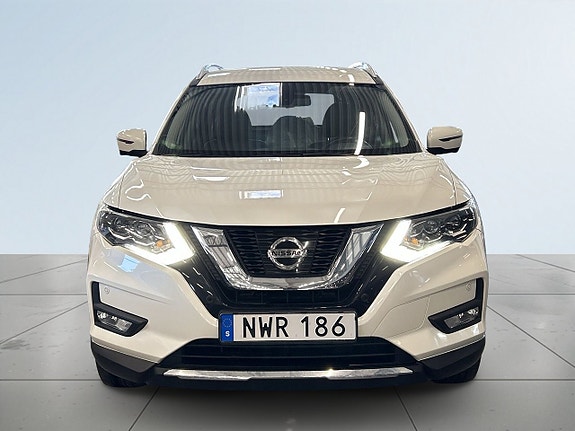 Nissan X-Trail 2 of 5