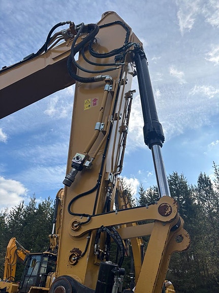 Caterpillar 325 07B Next Gen 19 of 30