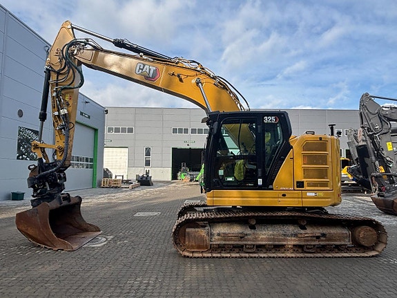 Caterpillar 325 07B Next Gen 25 of 30